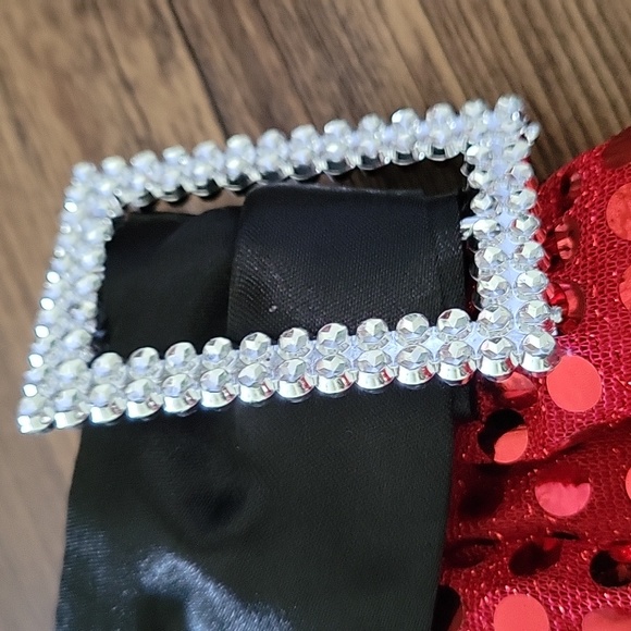 LaSenza Santa bra, Claires skirt, slippers and socks - Picture 4 of 13